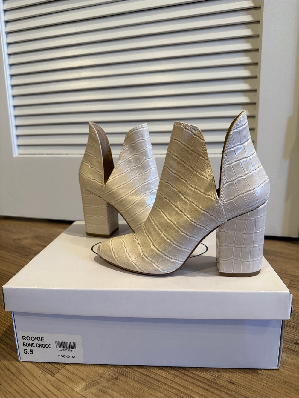 Steve Madden Bone Croco V-Cut Block Heel Ankle Boot